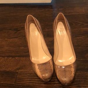 Maxmara snake skin round toe pump